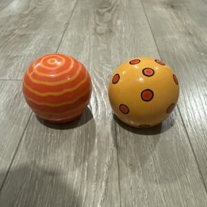 Berrywaye Painted Ceramic Balls salt Pepper Decorative Collectible Display Set